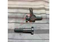 Стяжной болт оси